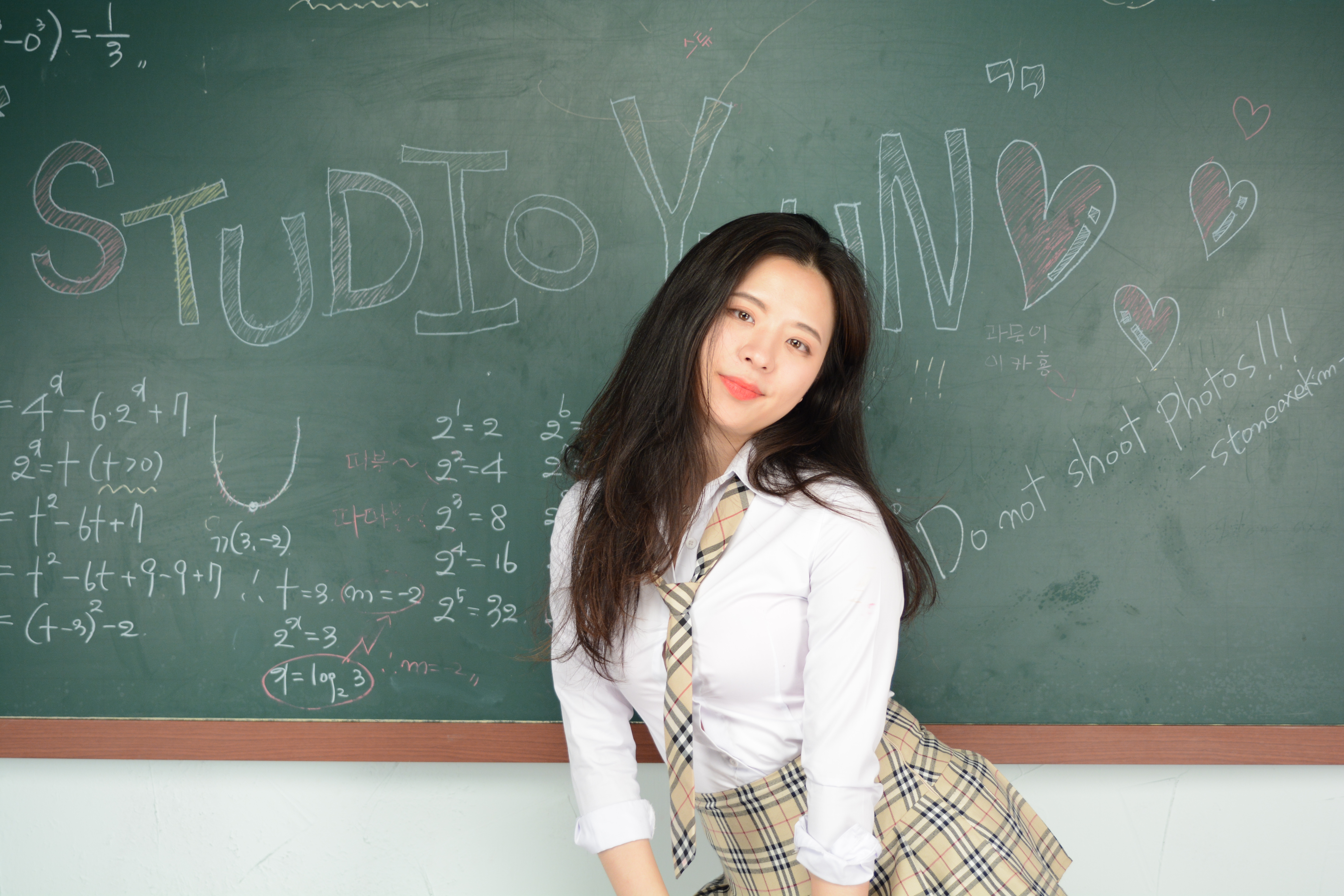 미분류 / 연스튜디오 모델W_칠판녀_(1046p)